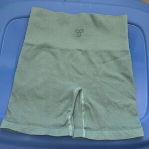 Bike shorts ribbed aqua colour.